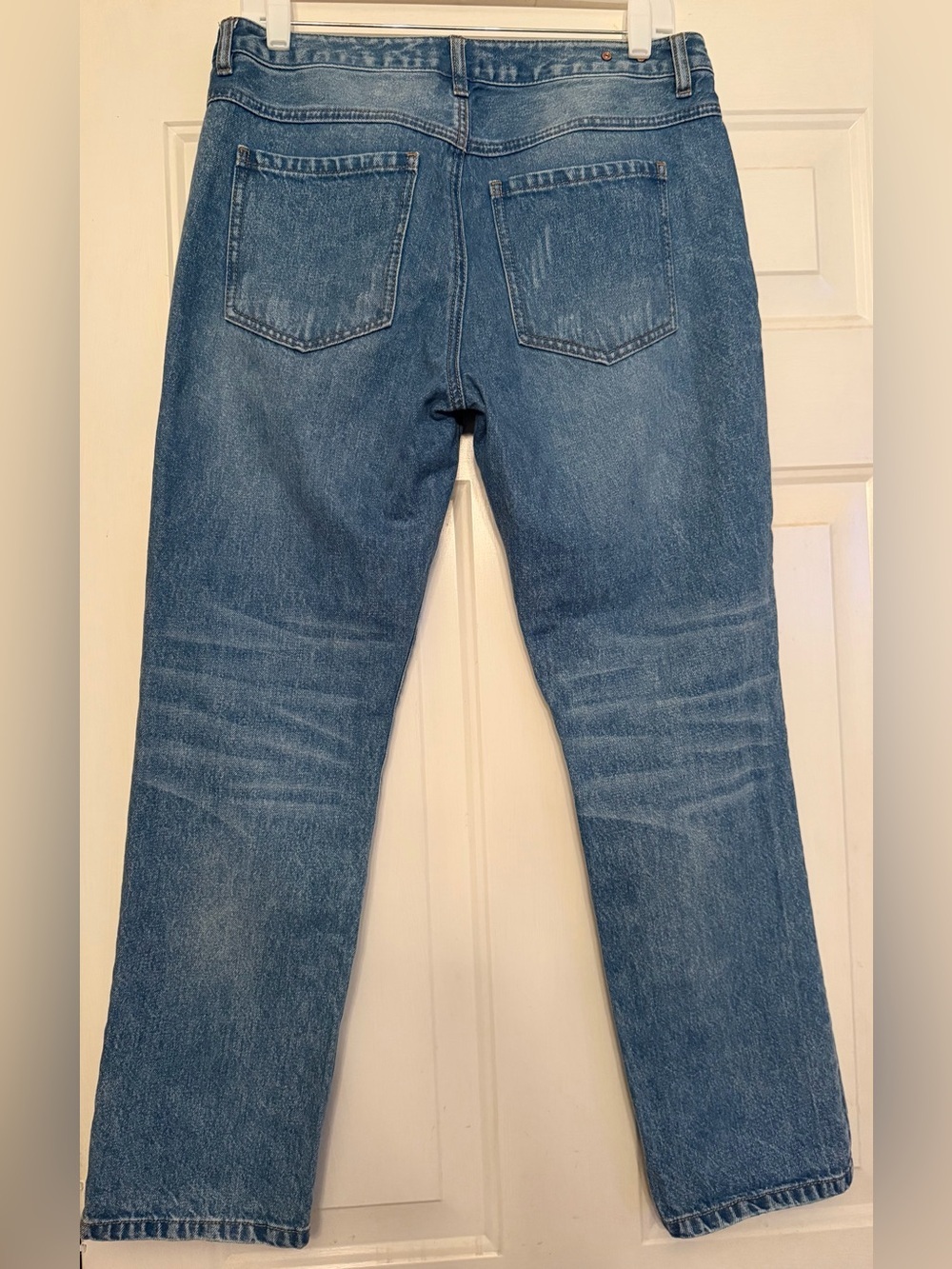Cabi Malibu Distressed Straight Leg Jeans - 100% Cotton - Size 6 - Picture 3 of 5